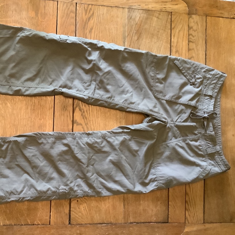 Womens North Face hiking pants, size 0